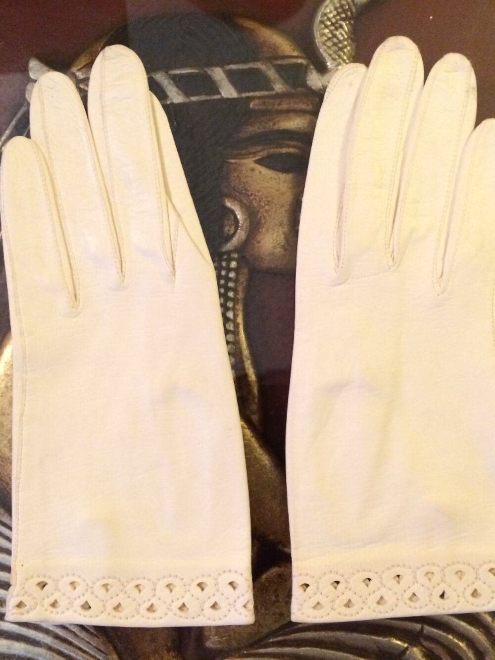1950s Classique (Italy) White Washable Unlined Leather Gloves, Women's Size BB